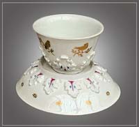 Early Meissen tea bowls c.1716-20