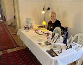 Anne demonstrating at Penninsula Farm Maylands
